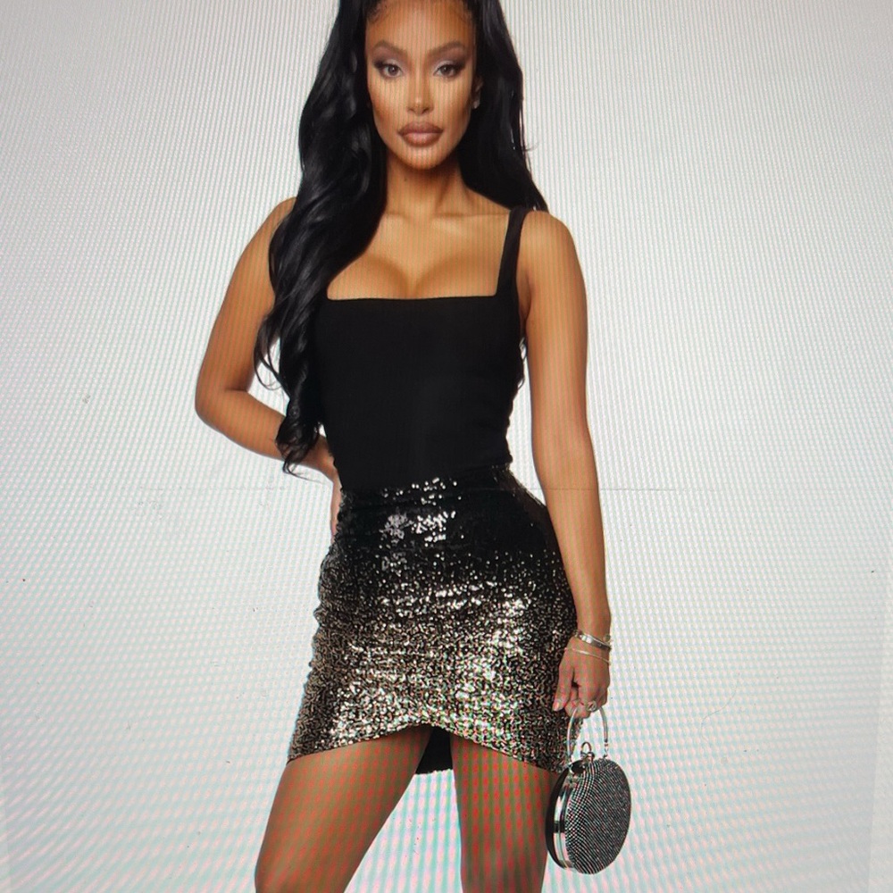 Fashion nova sequenced min skirt